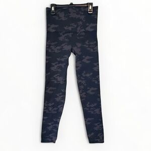 Spanx Look At Me Now Seamless Leggings Black Camo Print Size L Large High Rise